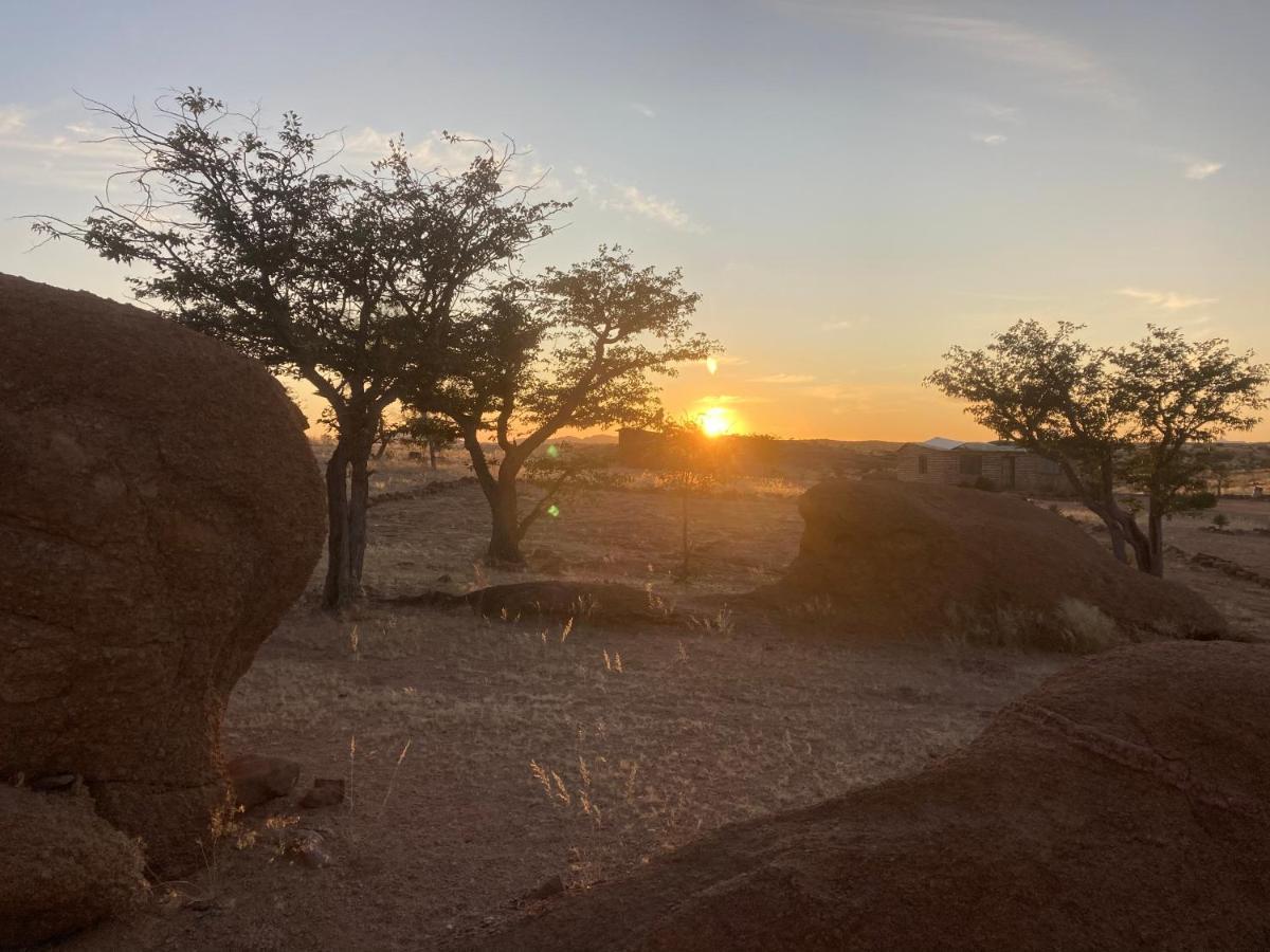 Ozohere Campsite And Himba Village Uis المظهر الخارجي الصورة